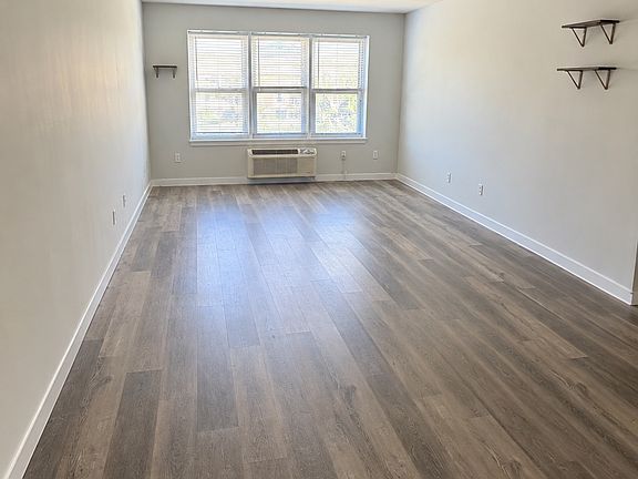 3rd image of 203 12th Ave #4