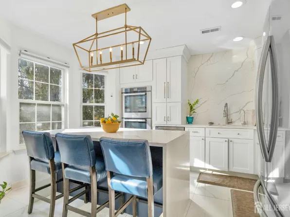 1004 Cypress Ln, East Brunswick, NJ 08816