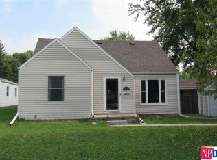 2738 Wyoming St, Omaha, NE 68112