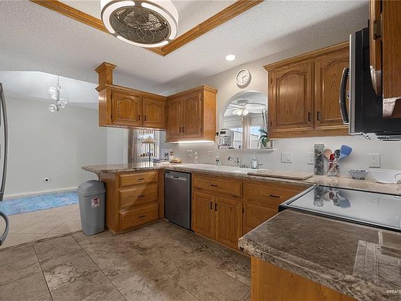 5th image of 7416 Golf Dr