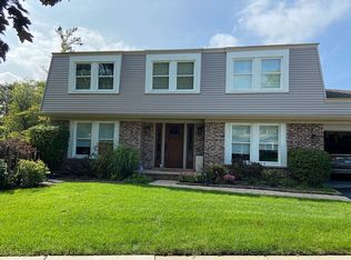 1154 Stratford Rd, Deerfield, IL 60015