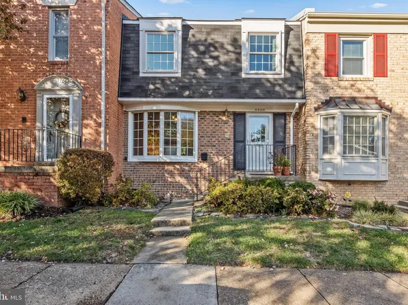 6620 Rosecroft Pl, Falls Church, VA 22043
