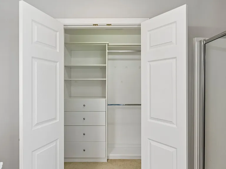 2601 Danbury Cir — Photo 23