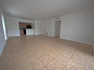 6900 N Kendall Dr APT A209, Pinecrest, FL 33156