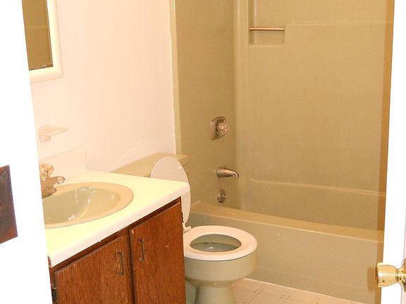 3rd image of 36 White St APT 3