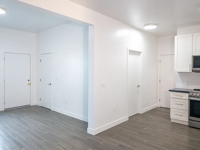 77 Bulkley Ave #7 — Photo 6