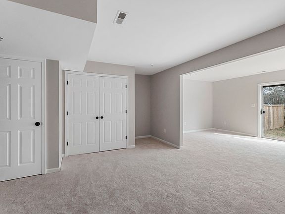 4th image of 946 Monet Dr