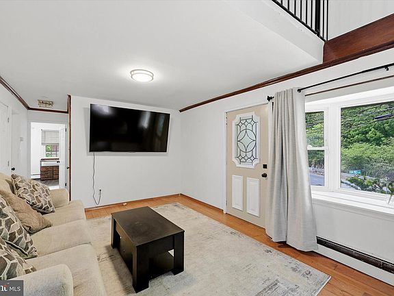 3rd image of 801 E Penn Pines Blvd