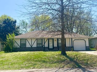 2924 E Monroe Ter, Springfield, MO 65802