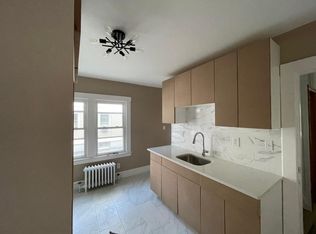 105 Montowese St, Hartford, CT 06114
