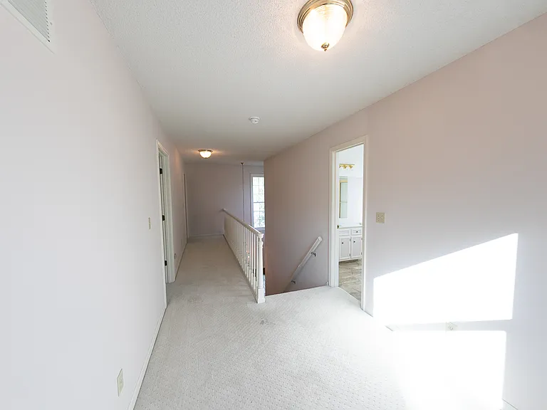 618 Chaucer Ln — Photo 15