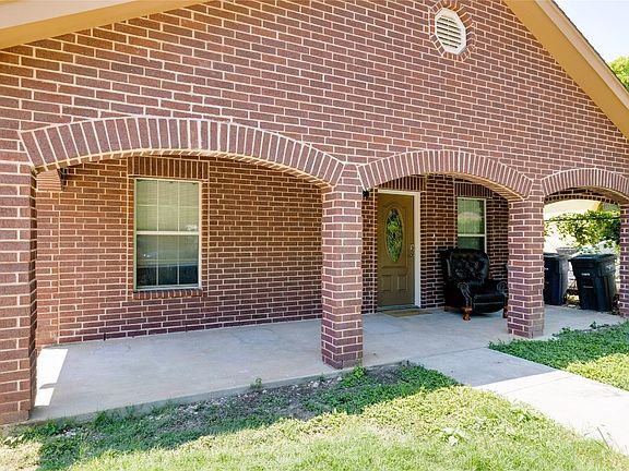 1916 Grainger St, Fort Worth, TX 76110 | Zillow