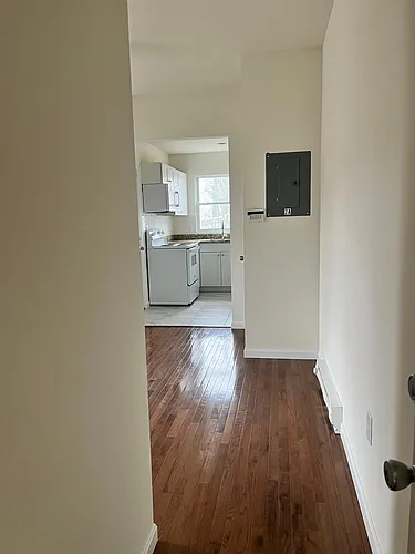 3027 Windsor Ave Photo 1