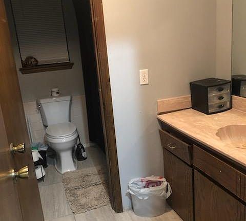 3rd image of 214 E Grand Teton Ct