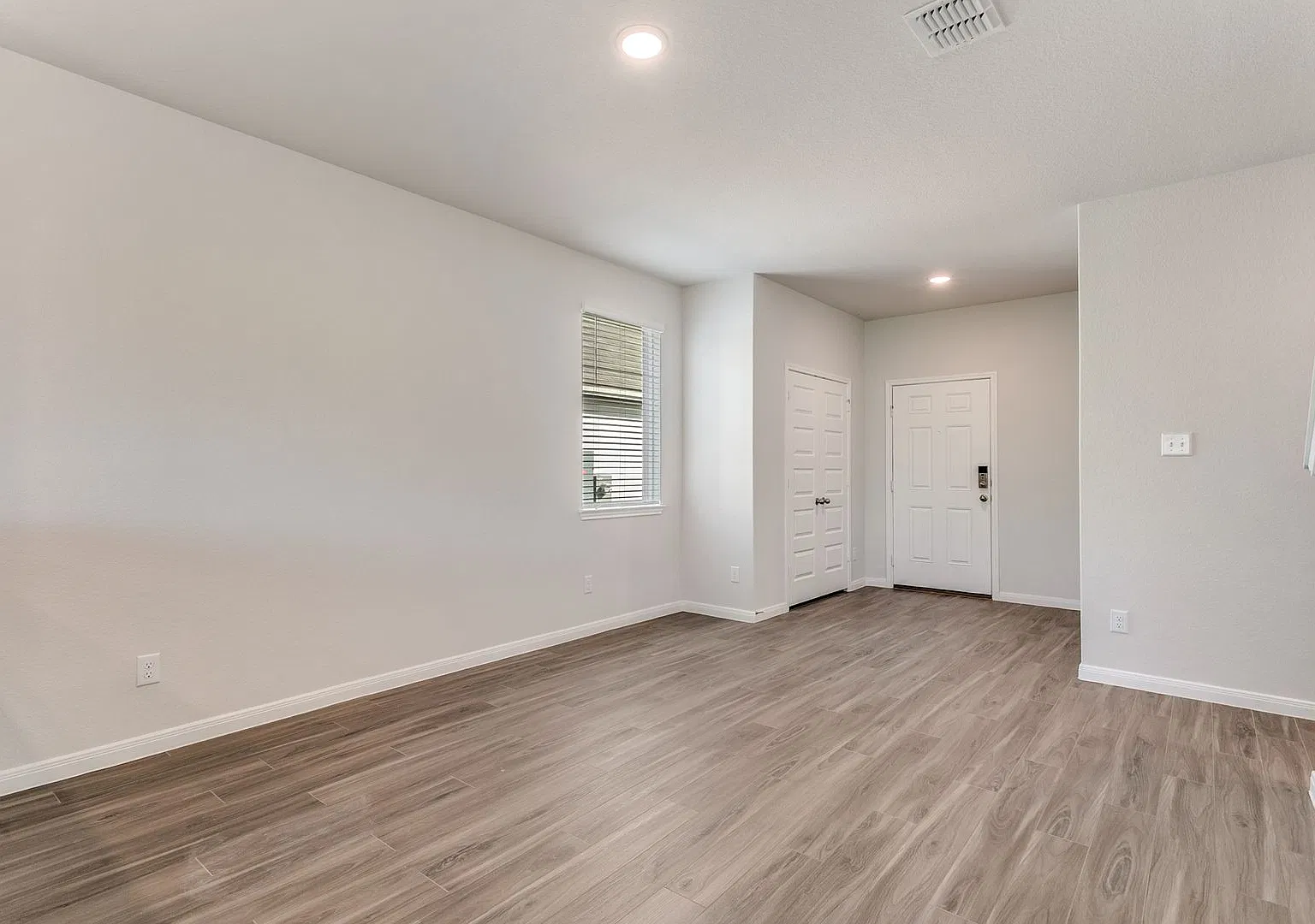Spacious 4-Bedroom New Construction In Timber Creek — Photo 4