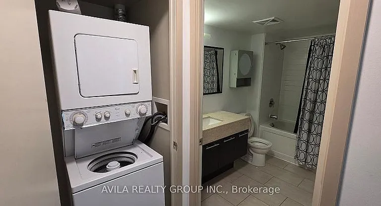 126 Simcoe St #301 — Photo 30
