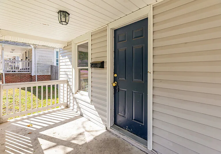 659 Wilson St — Photo 4