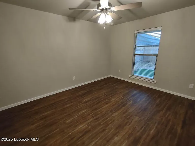 2121 N Jayton Ave #A — Photo 11
