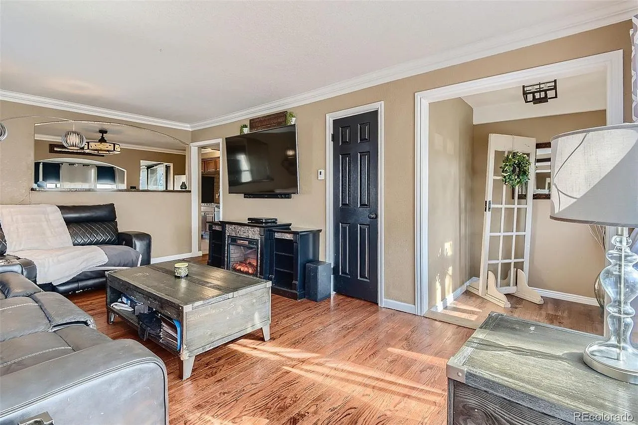 3 bed, 1200 sqft, $2,600 — Photo 1