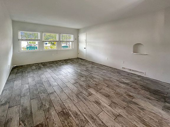 2nd image of 1120 Beach Dr NE #1