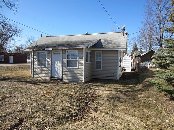 2nd image of 212 Brown St
