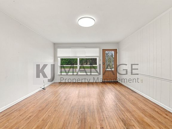 4th image of 30953 Seven Mile Rd