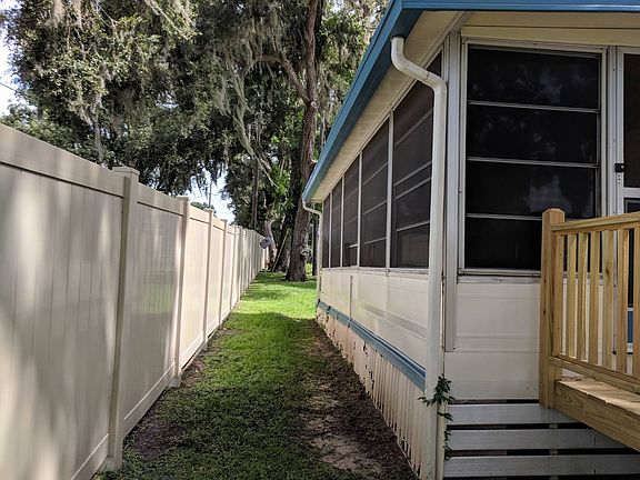 3rd image of 39505 Rosebush Ln