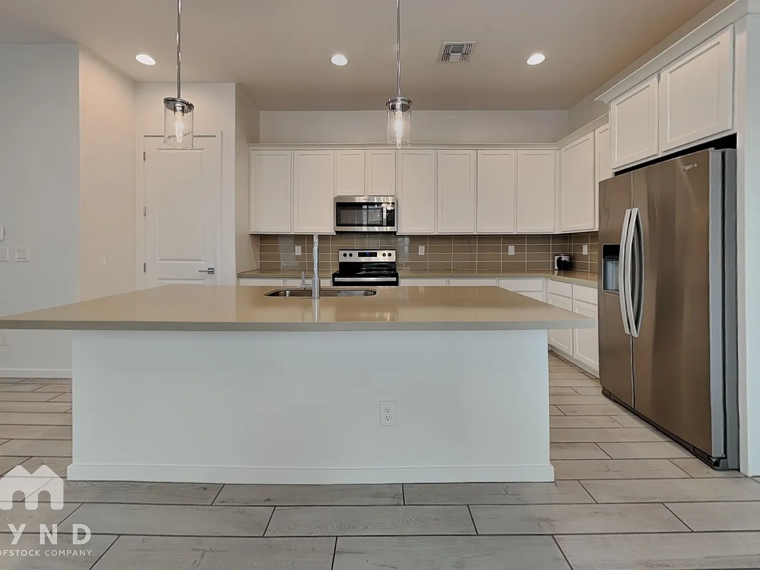 3 bed, 3.5 bath, 1839 sqft, $2,715 — Photo 4