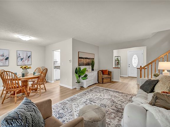 5th image of 509 Silver Meadows Blvd