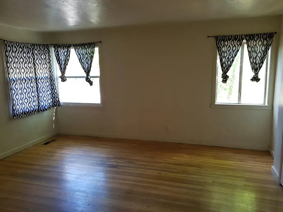 1119 Buena Vista Ave #1