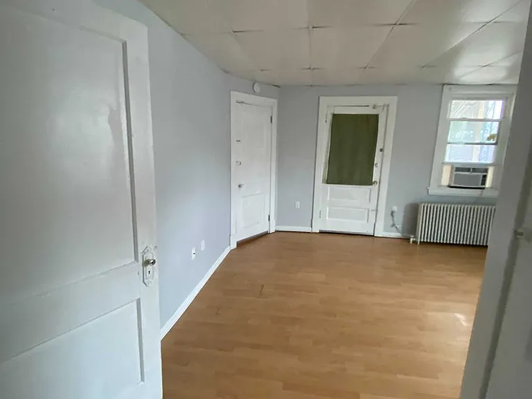 Awesome building in a super convenient neighborhood! — Photo 4