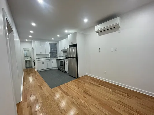 Rented by Astoria Realty | media 3