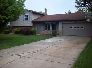 9557 Tamarin Ct, Mentor, OH 44060