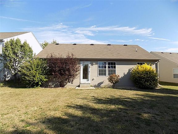 3rd image of 6670 Amherst Way