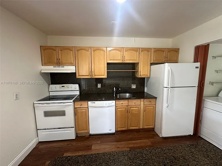 3033 NW 68th St #12E — Photo 9