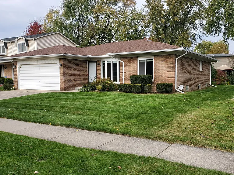 1565 Lakewood Dr — Photo 1