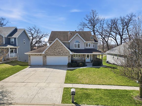 2nd image of 2219 Forest View Ln