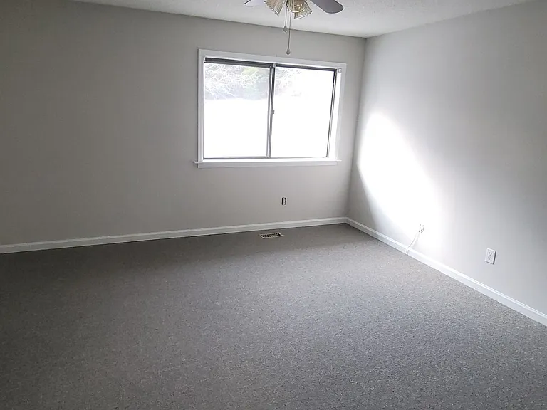 7237 Sandy Creek Dr — Photo 9