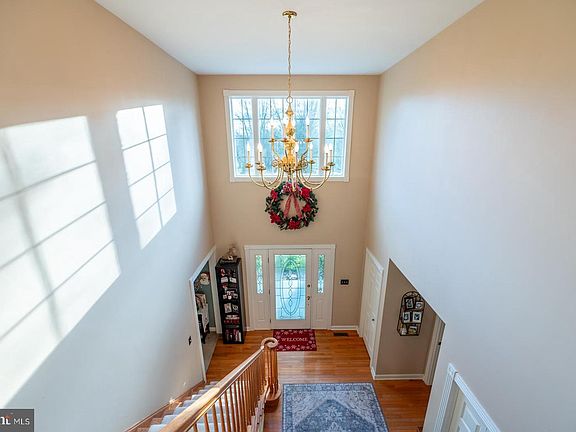 5th image of 6 Yellow House Dr