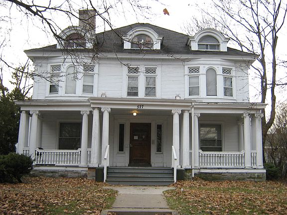 3rd image of 527 Oak St APT 9