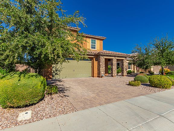 3rd image of 2684 E Bellerive Dr
