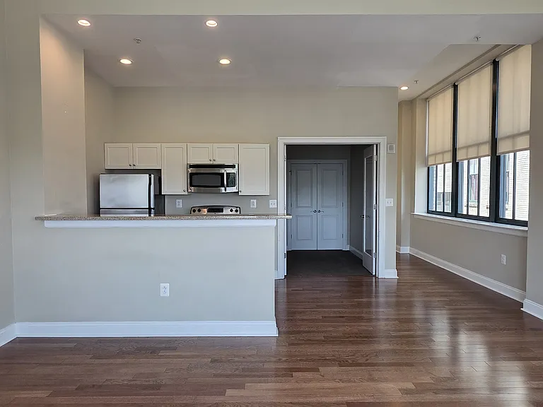 314-22 Walnut St #503 — Photo 16