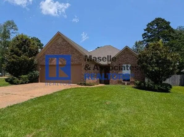 101 Sara Fox Dr, Brandon, MS 39047