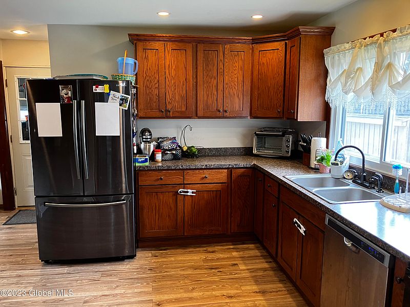 2nd image of 31 Anthony Drive