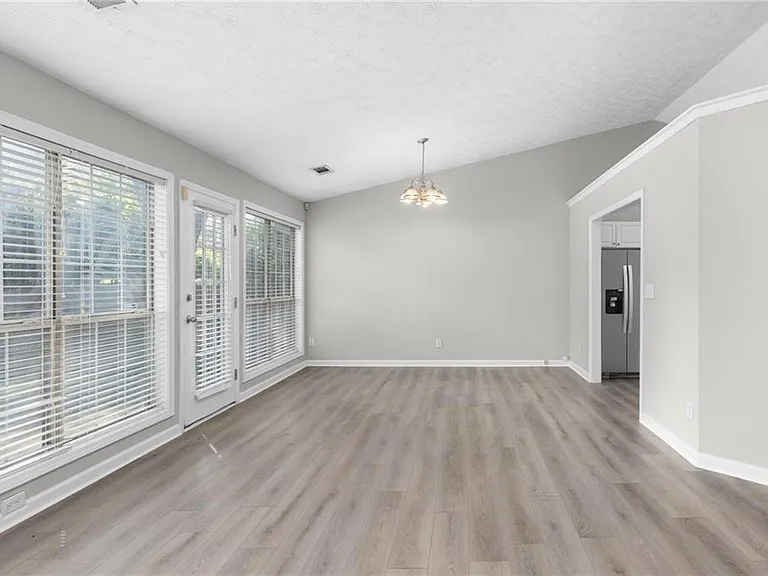 2110 Racquet Club Cir — Photo 6