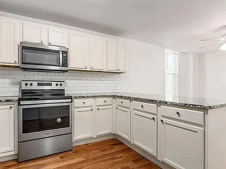 1109-1111 Franklin Ave — Photo 6