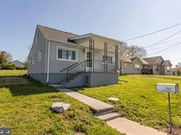 747 W 15th St, Front Royal, VA 22630