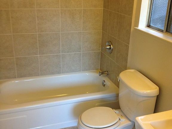 5th image of 3027 4th Ave APT B