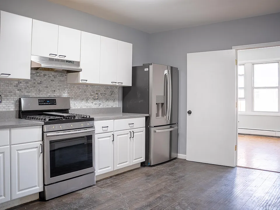 543 W Side Ave #3