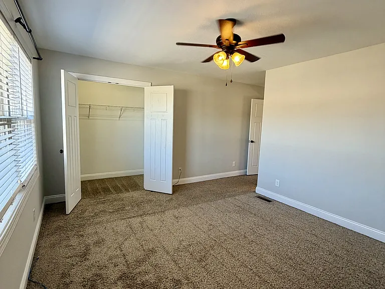 127 Portico St — Photo 16